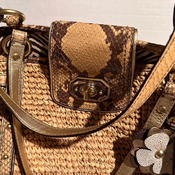 Coach straw bag snake trim EUC - Picture 5 of 10